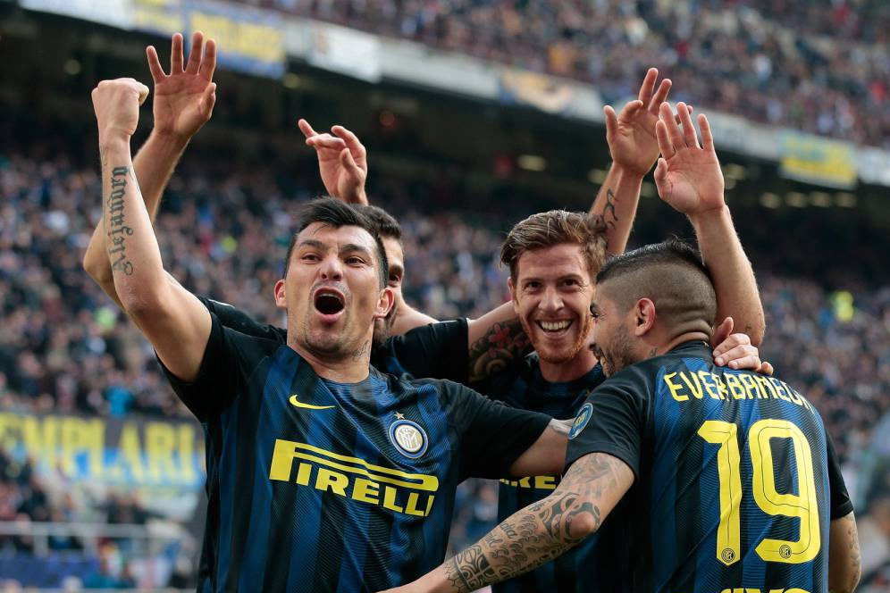 Gary Medel Bertahan di Inter Milan? Gary Medel Bertahan di Inter Milan?