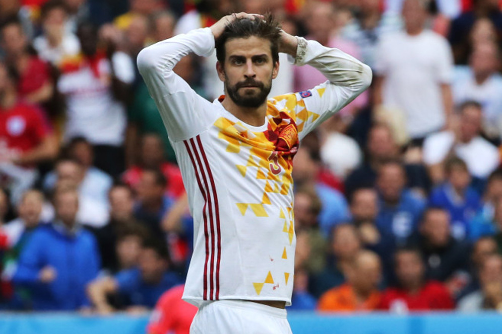 Bernabeu, Jangan Cemooh Gerard Pique Bernabeu, Jangan Cemooh Gerard Pique