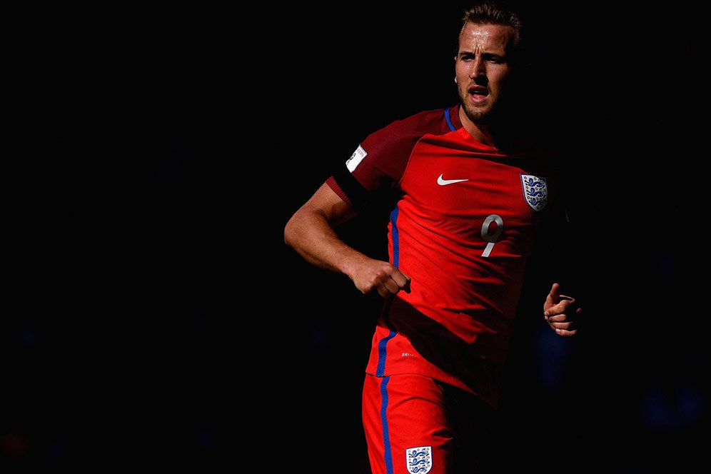 Ginola: Kane Harus Bertahan di Spurs Ginola: Kane Harus Bertahan di Spurs