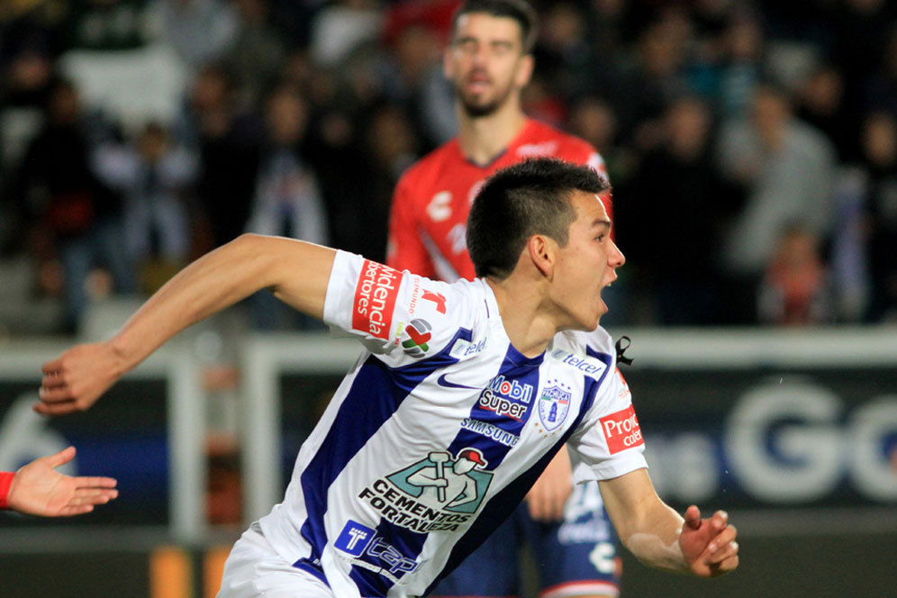 Hirving Lozano Tak Sadari Ketertarikan Man City Hirving Lozano Tak Sadari Ketertarikan Man City