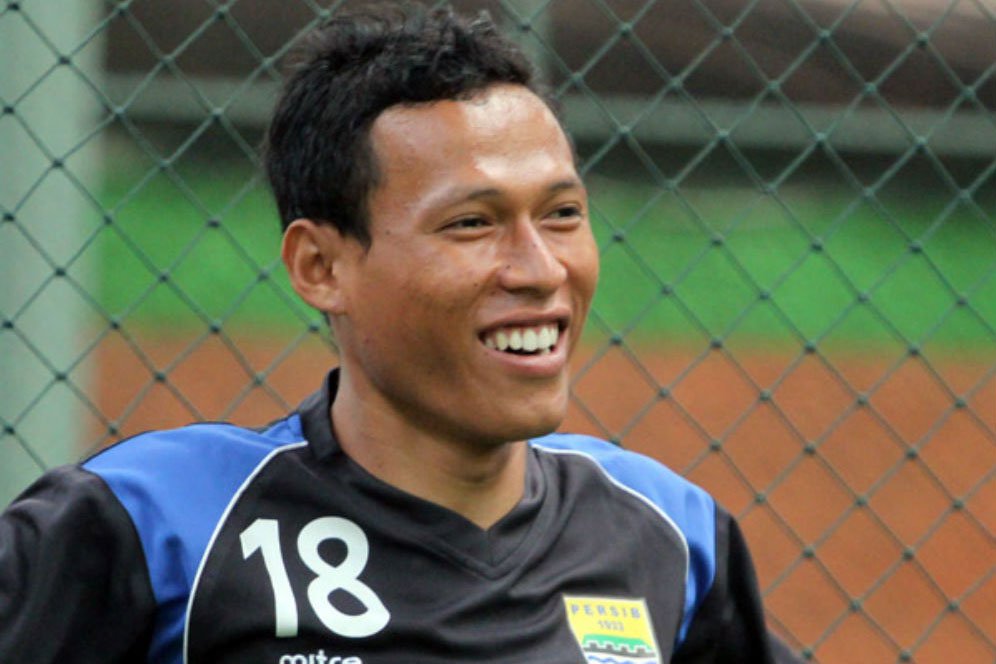 Liga 1 Selesai, Pemain Persib Ini Jadi Tukang 'Ojek' dan Kuliah