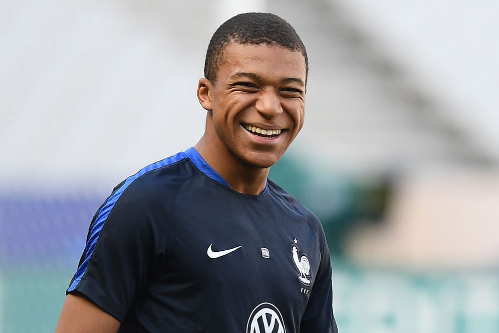 Mbappe Ingin Dilatih Wenger? Mbappe Ingin Dilatih Wenger?