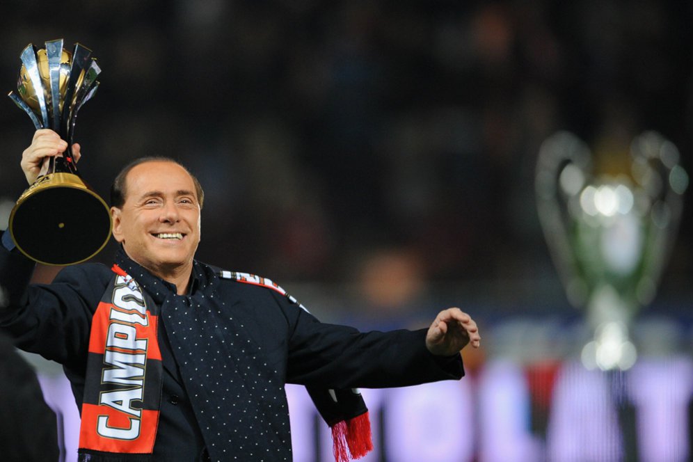 Berlusconi Ingin Ambil Alih Milan Kembali Berlusconi Ingin Ambil Alih Milan Kembali