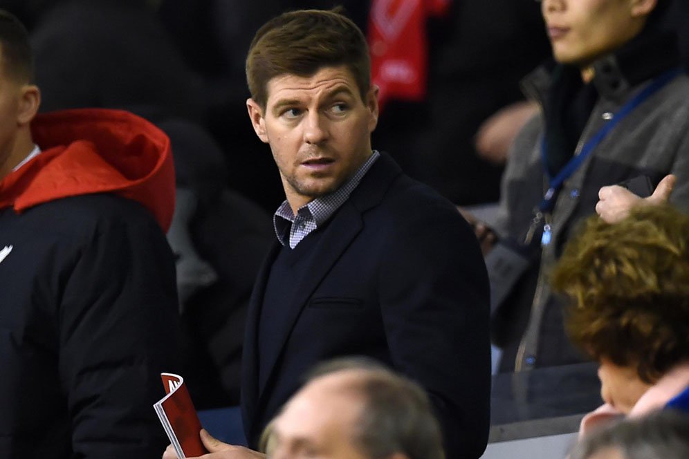 Di Mata Gerrard, Liverpool Bermasalah di Lini Belakangnya Di Mata Gerrard, Liverpool Bermasalah di Lini Belakangnya