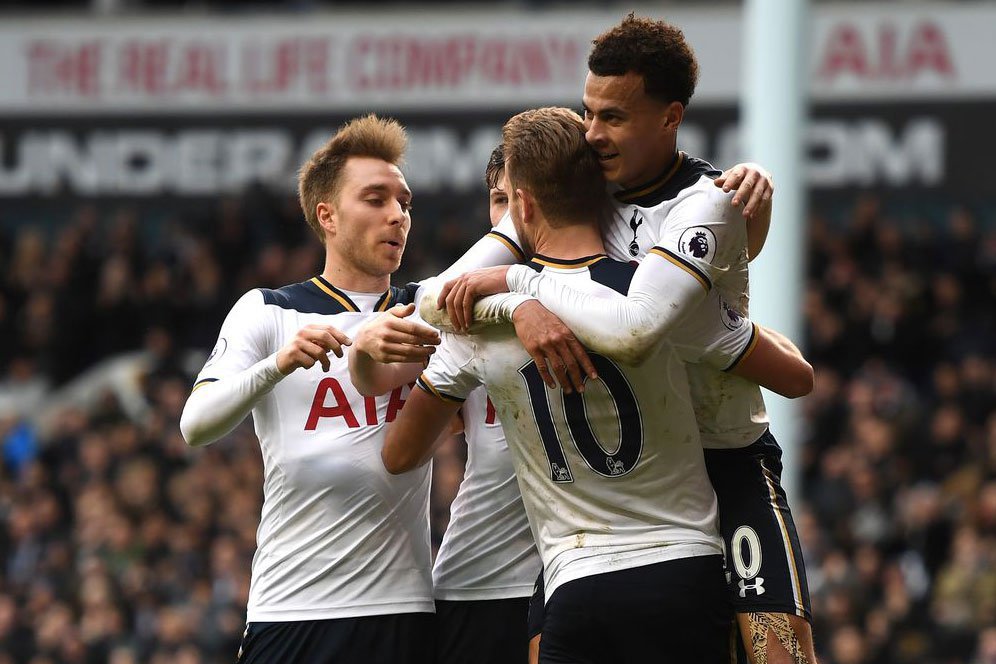 Fowler: Tottenham Beruntung Musim Lalu Fowler: Tottenham Beruntung Musim Lalu