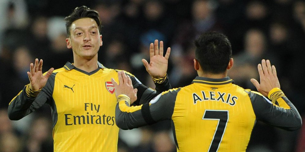 Mesut Ozil dan Alexis Sanchez