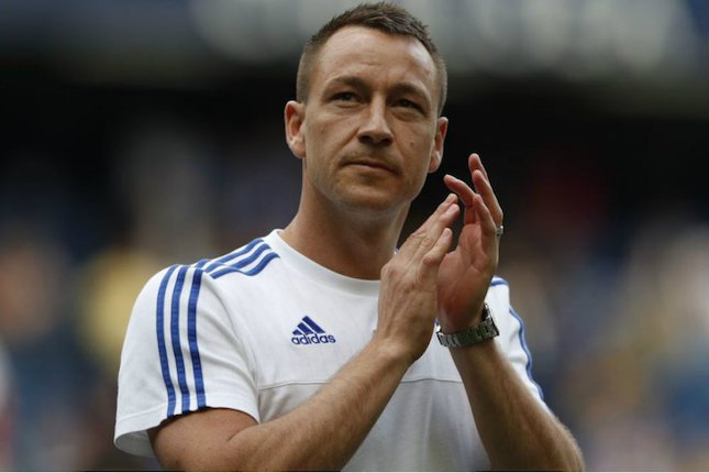 4. John Terry Angkat Trofi Liga Champions Tanpa Main 4. John Terry Angkat Trofi Liga Champions Tanpa Main