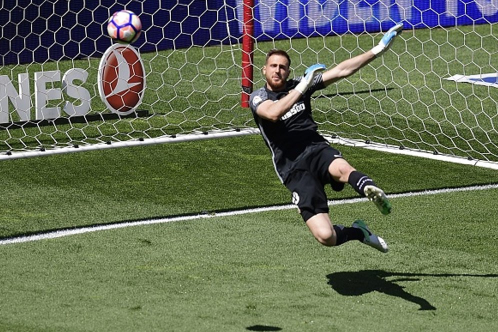 10 Save Terbaik Jan Oblak - Trofeo Zamora