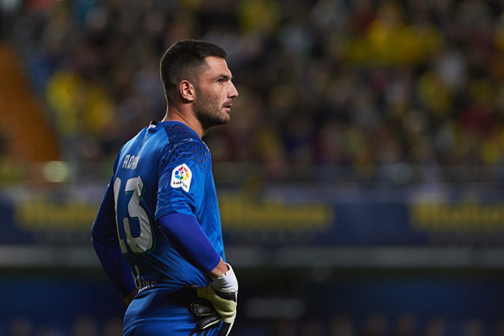 Antonio Adan, Dinding Solid Real Betis Antonio Adan, Dinding Solid Real Betis