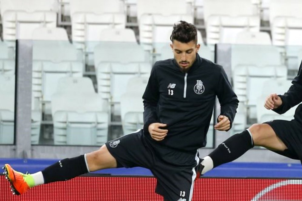 Bukan Reguillon, Manchester United Bakal Daratkan Bek Brasil Ini Bukan Reguillon, Manchester United Bakal Daratkan Bek Brasil Ini