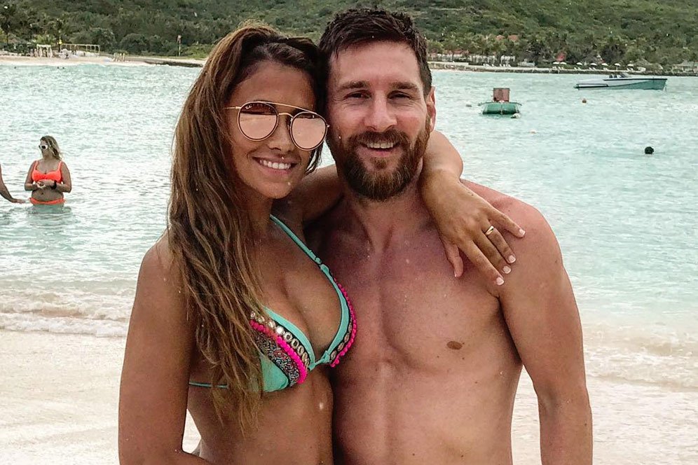 Yuk Intip Liburan Lionel Messi dan Antonella Roccuzzo di Ibiza