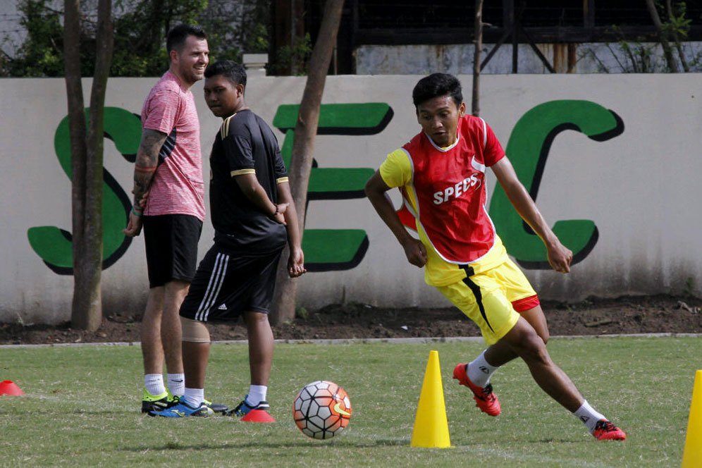 Persela Pulangkan 'Si Anak Hilang' dari Bhayangkara FC Persela Pulangkan 'Si Anak Hilang' dari Bhayangkara FC