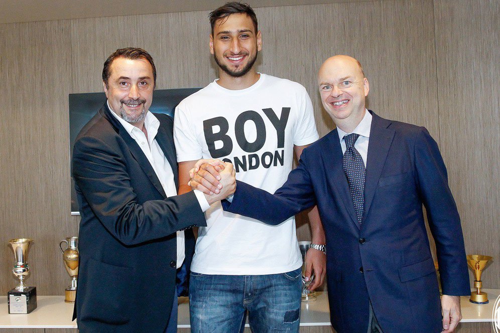 Donnarumma Resmi Perpanjang Kontrak Hingga 2021 Donnarumma Resmi Perpanjang Kontrak Hingga 2021