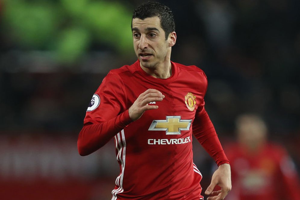 Neville Yakin Mourinho Bakal Senang Bisa Tukar Sanchez Dengan Mkhitaryan Neville Yakin Mourinho Bakal Senang Bisa Tukar Sanchez Dengan Mkhitaryan