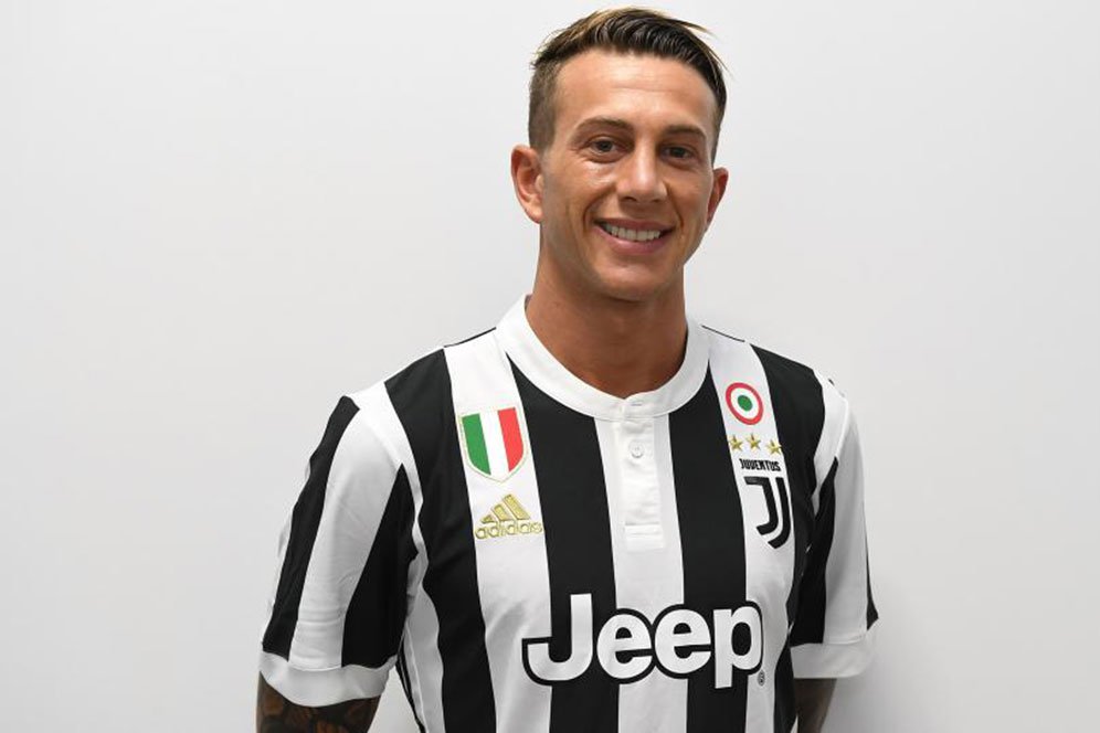 Bernardeschi Tegaskan Tak Mau Disamakan Dengan Baggio Bernardeschi Tegaskan Tak Mau Disamakan Dengan Baggio