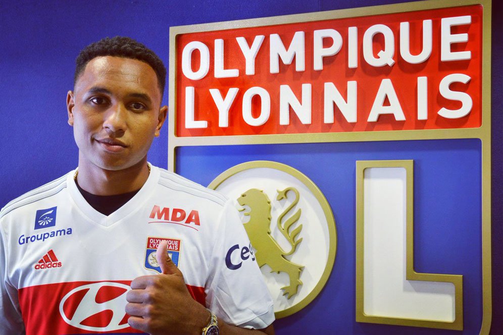 Kenny Tete, Incaran Inter Milan Kini Resmi Gabung Lyon Kenny Tete, Incaran Inter Milan Kini Resmi Gabung Lyon