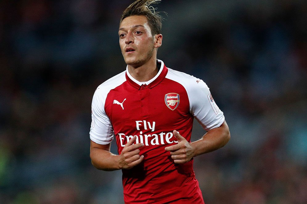 Arsenal Tegaskan Ingin Pertahankan Sanchez dan Ozil
