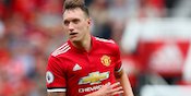 1 Tahun 10 Bulan 'Nganggur', Phil Jones Kini Jadi Incaran 13 Klub!