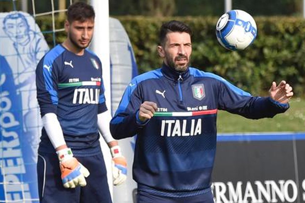 Donnarumma: Buffon Begitu Spesial Donnarumma: Buffon Begitu Spesial
