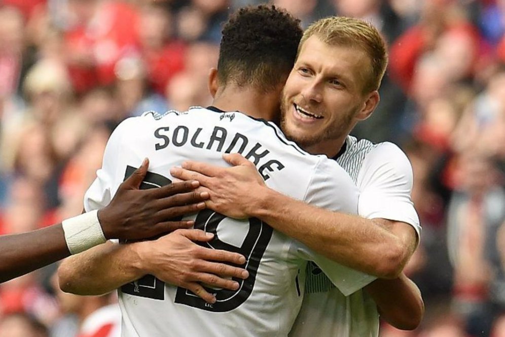 Klavan Dianggap Jadi Borok Liverpool di Belakang