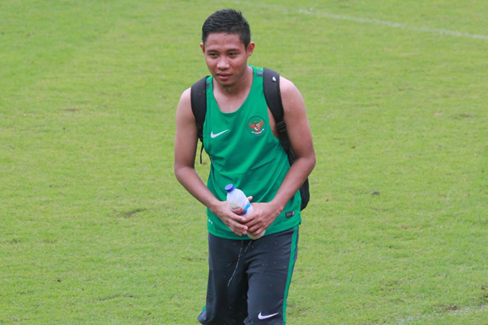 Selangor Tidak Jelas, Warganet Rayu Evan Dimas Kembali ke Persebaya Selangor Tidak Jelas, Warganet Rayu Evan Dimas Kembali ke Persebaya