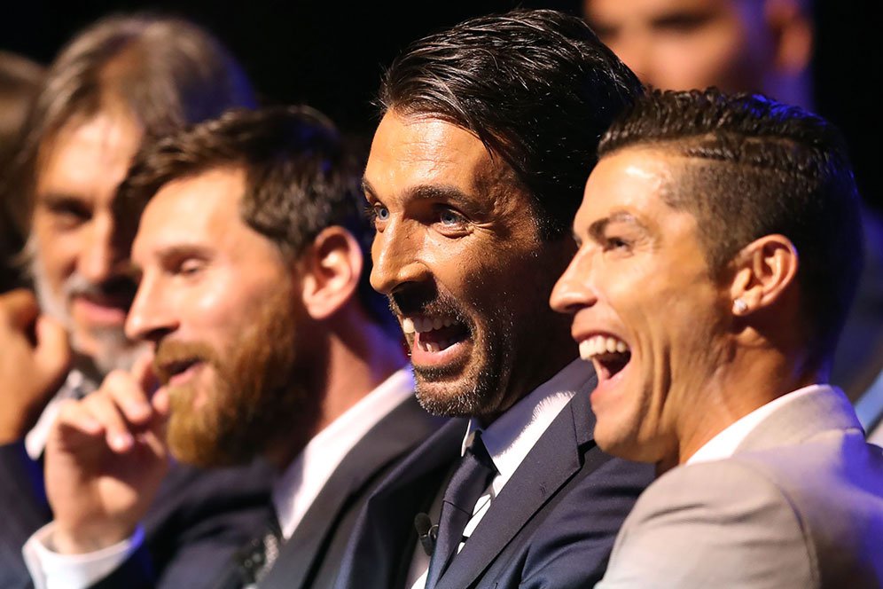 Salgado Pastikan Ronaldo Samai Rekor Ballon d'Or Messi Tahun Ini Salgado Pastikan Ronaldo Samai Rekor Ballon d'Or Messi Tahun Ini