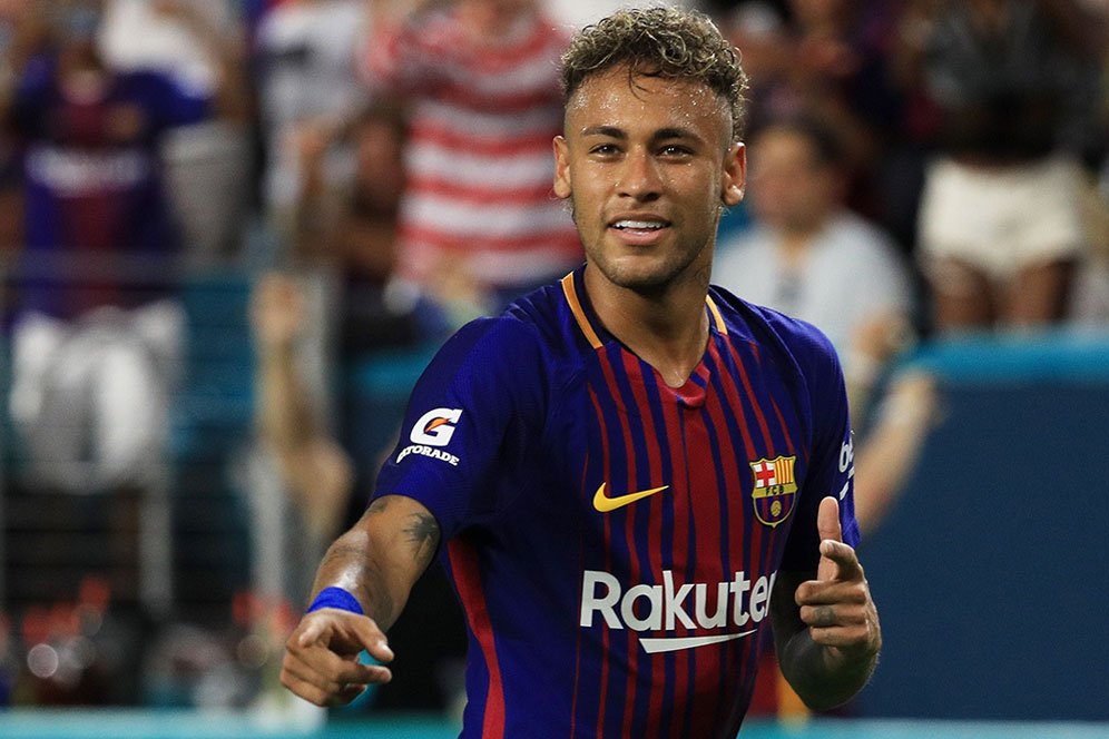 Ayah Neymar Bungkam Soal Mega Transfer Anaknya Ayah Neymar Bungkam Soal Mega Transfer Anaknya