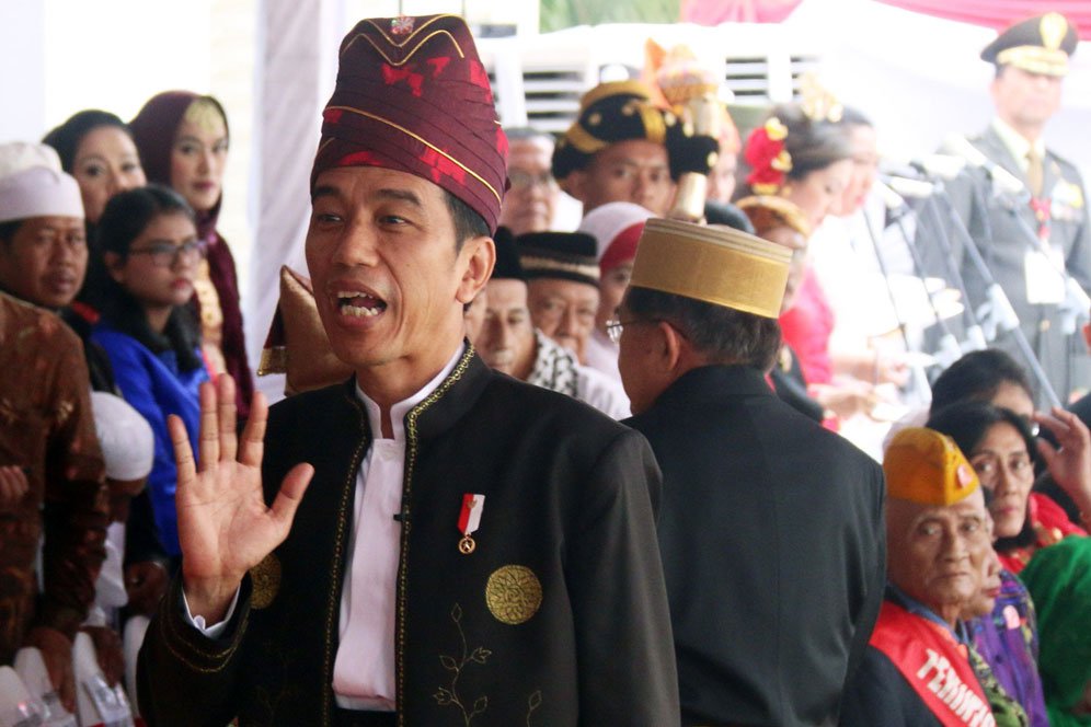 Tak Ada Arahan dari Jokowi untuk Melarang Anies saat Penyerahan Trofi Piala Presiden Tak Ada Arahan dari Jokowi untuk Melarang Anies saat Penyerahan Trofi Piala Presiden