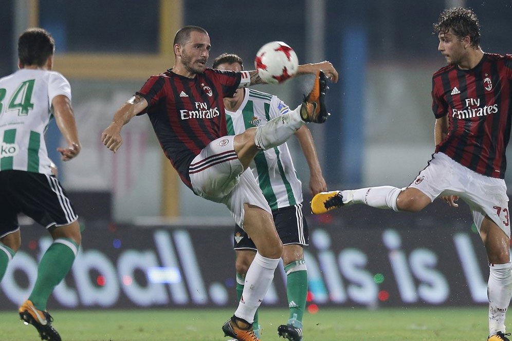 Highlights Friendly: AC Milan 1-2 Real Betis Highlights Friendly: AC Milan 1-2 Real Betis