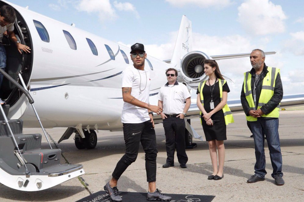 Dicap Pengkhianat dan Disamakan Dengan Figo, Neymar Sedih Dicap Pengkhianat dan Disamakan Dengan Figo, Neymar Sedih