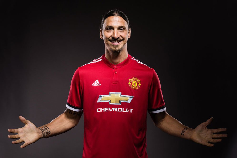 Saha: Ibrahimovic Akan Bantu United Raih Gelar Juara Saha: Ibrahimovic Akan Bantu United Raih Gelar Juara