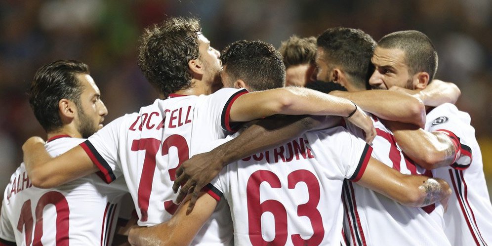 Selebrasi pemain Milan saat lawan Crotone (c) AC Milan