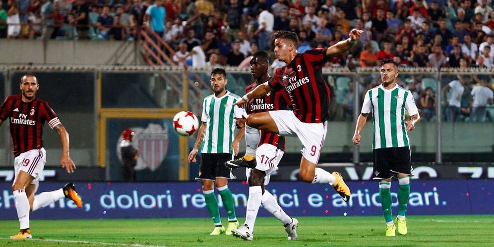 Andre Silva di laga Milan vs Real Betis