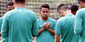 Sungguh Mulia, Andik Vermansah Donasikan Jersey Timnas Bagi Keluarga Almarhum Catur Sungguh Mulia, Andik Vermansah Donasikan Jersey Timnas Bagi Keluarga Almarhum Catur