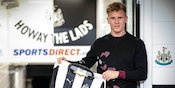 Lakukan Pelanggaran Mirip Mane, Pemain Newcastle Ini Lolos dari Kartu Merah Lakukan Pelanggaran Mirip Mane, Pemain Newcastle Ini Lolos dari Kartu Merah
