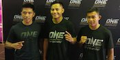 Tiga Fighter Gelar Latihan Terbuka Jelang Duel di ONE Championship Tiga Fighter Gelar Latihan Terbuka Jelang Duel di ONE Championship