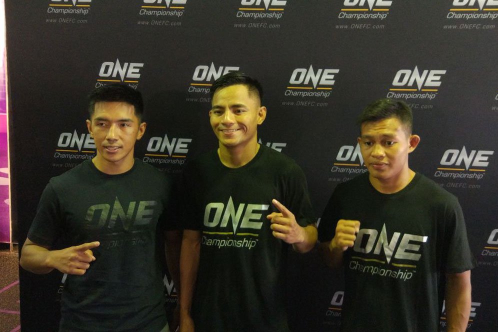 Tiga Fighter Gelar Latihan Terbuka Jelang Duel di ONE Championship Tiga Fighter Gelar Latihan Terbuka Jelang Duel di ONE Championship