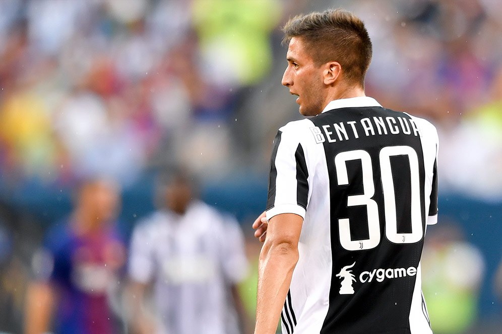 Pjanic: Bentancur Punya Masa Depan Cerah Pjanic: Bentancur Punya Masa Depan Cerah