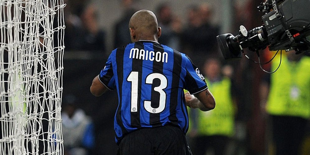 Maicon (c) AFP