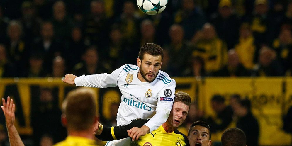 Aksi Nacho vs Borussia Dortmund.