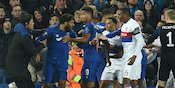 Fans Everton Yang Tonjok Pemain Lyon Sambil Gendong Bayi Dihukum Seumur Hidup