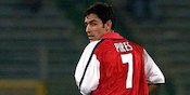 Kisah Sedih Robert Pires di Arsenal: Sering Dihina Gary Neville saat Jumpa MU