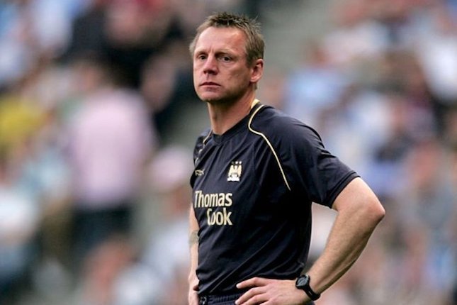 Stuart Pearce: Antara Obeng dan Sepatu Bola Stuart Pearce: Antara Obeng dan Sepatu Bola