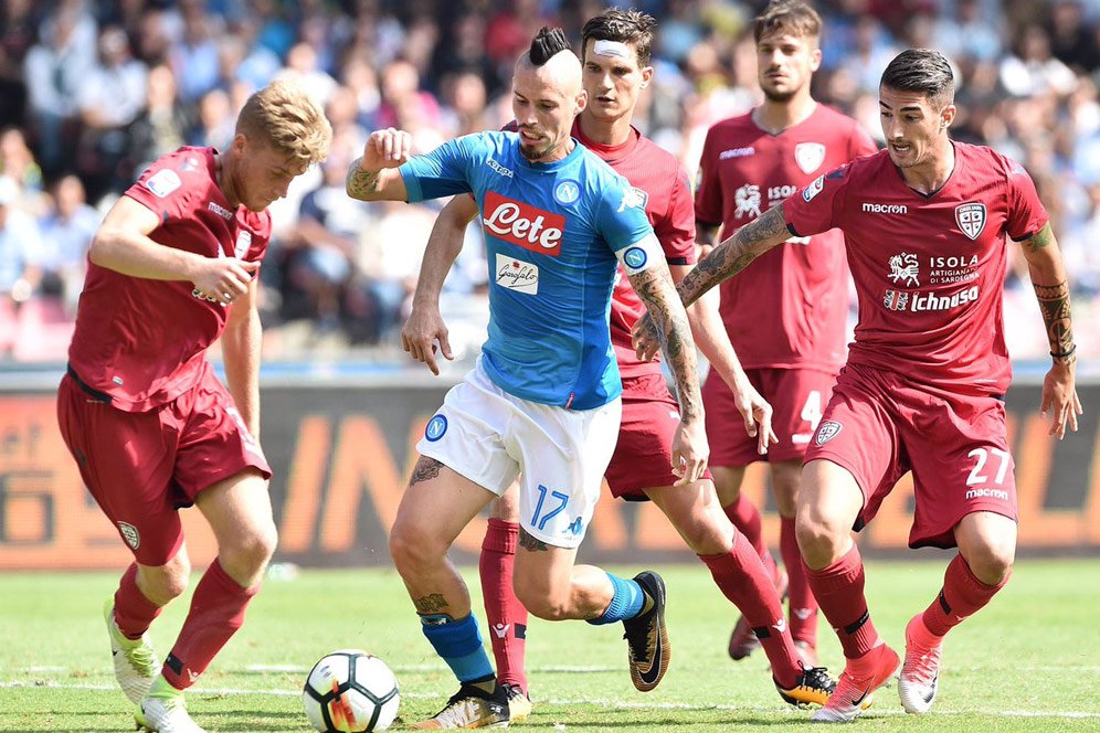 Napoli Menghadirkan Tornado di Serie A Napoli Menghadirkan Tornado di Serie A