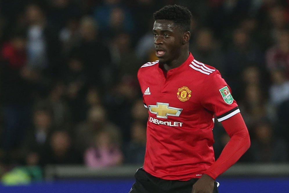 Bek Muda Manchester United Bisa ke Aston Villa Bek Muda Manchester United Bisa ke Aston Villa