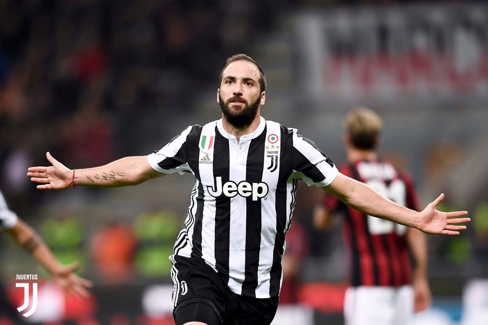 Performa Buruk Higuain Karena Kondisi Kesehatan Ibunya Performa Buruk Higuain Karena Kondisi Kesehatan Ibunya