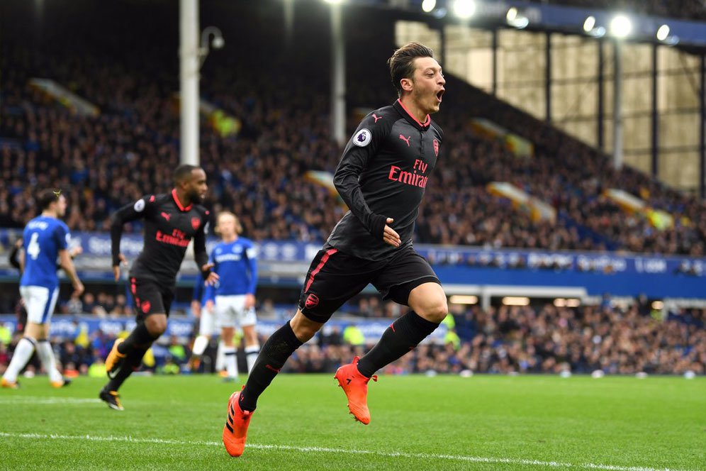 Wenger: Ozil Sudah Kembali ke Permainan Terbaiknya Wenger: Ozil Sudah Kembali ke Permainan Terbaiknya