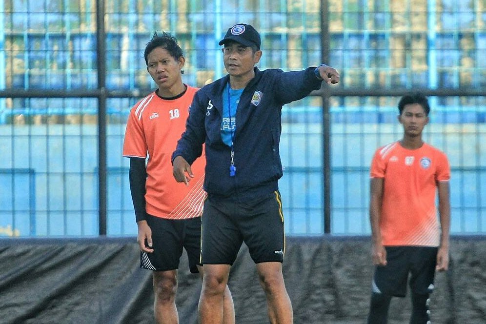 Pelatih Arema FC Tegaskan Tak Ada Pemain yang Posisinya Aman