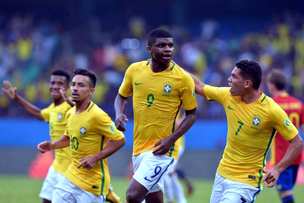 Barca Tertarik Pada Bomber Muda Flamengo Barca Tertarik Pada Bomber Muda Flamengo