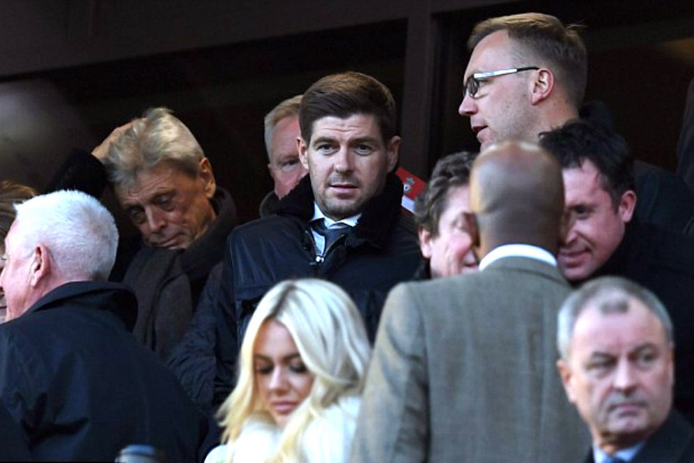 Voronin Ungkap Alasan Kegagalannya di Liverpool: Tak Bisa Pahami Gerrard dan Carragher Voronin Ungkap Alasan Kegagalannya di Liverpool: Tak Bisa Pahami Gerrard dan Carragher